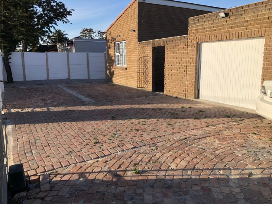 3 Bedroom Property for Sale in Croydon Western Cape